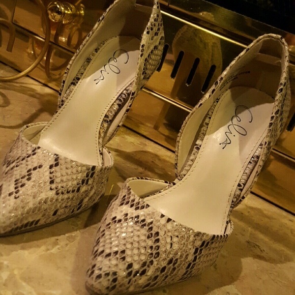 ❤❤Host pick❤❤ ONLY TODAY...Celia adorable shoes - Picture 2 of 4